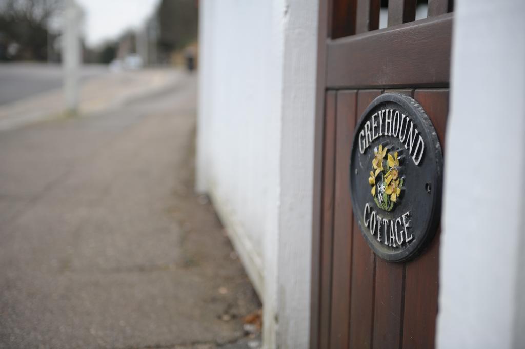 The Greyhound Cottage Chigwell ภายนอก รูปภาพ