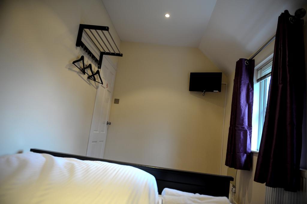 The Greyhound Cottage Chigwell ภายนอก รูปภาพ