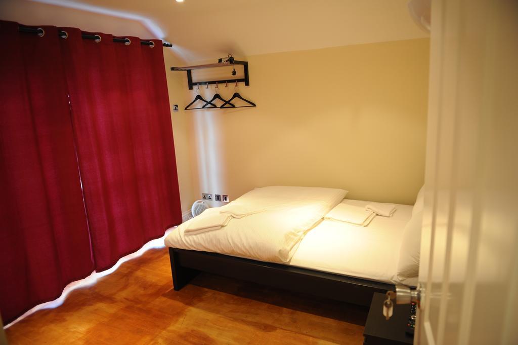 The Greyhound Cottage Chigwell ภายนอก รูปภาพ