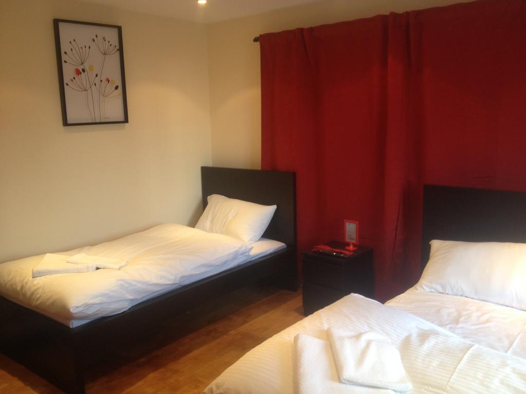 The Greyhound Cottage Chigwell ภายนอก รูปภาพ