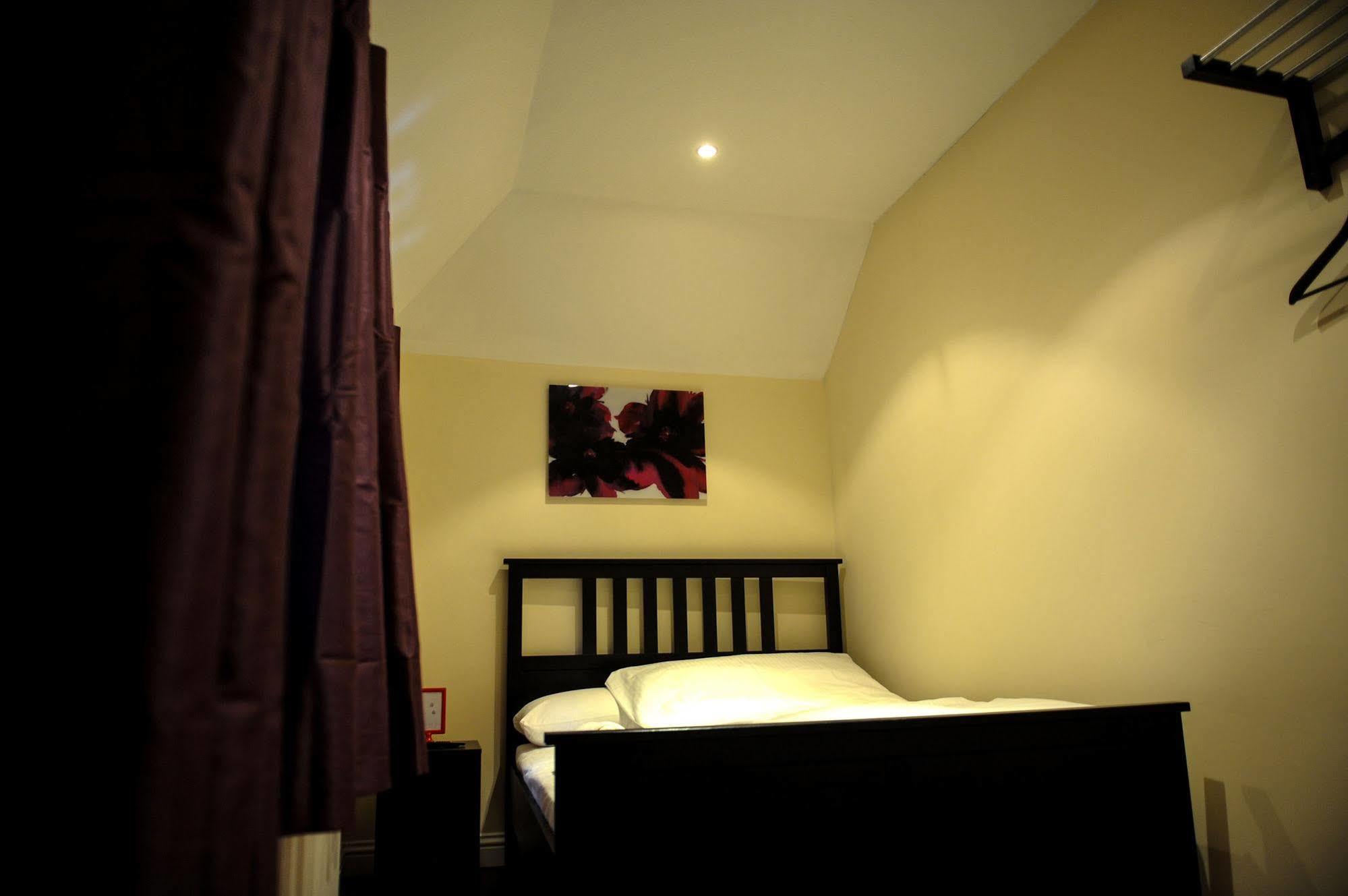 The Greyhound Cottage Chigwell ภายนอก รูปภาพ