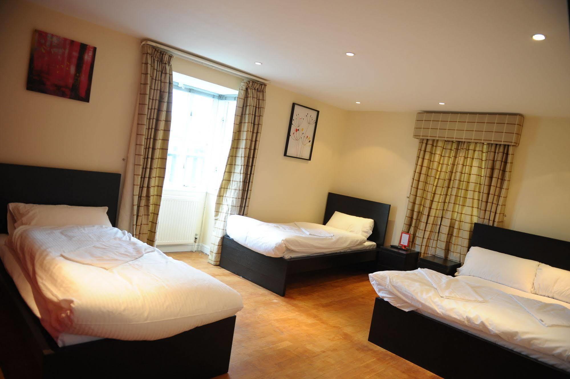 The Greyhound Cottage Chigwell ภายนอก รูปภาพ